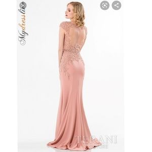 NWT NEVER WORN TERANI COUTURE FORMAL DRESS